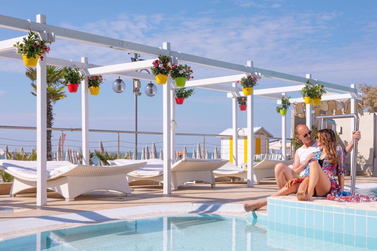 Hotel Nettuno Lido di Jesolo Exteriör bild