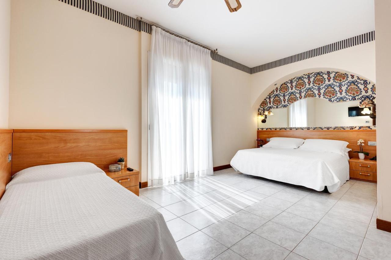 Hotel Nettuno Lido di Jesolo Exteriör bild
