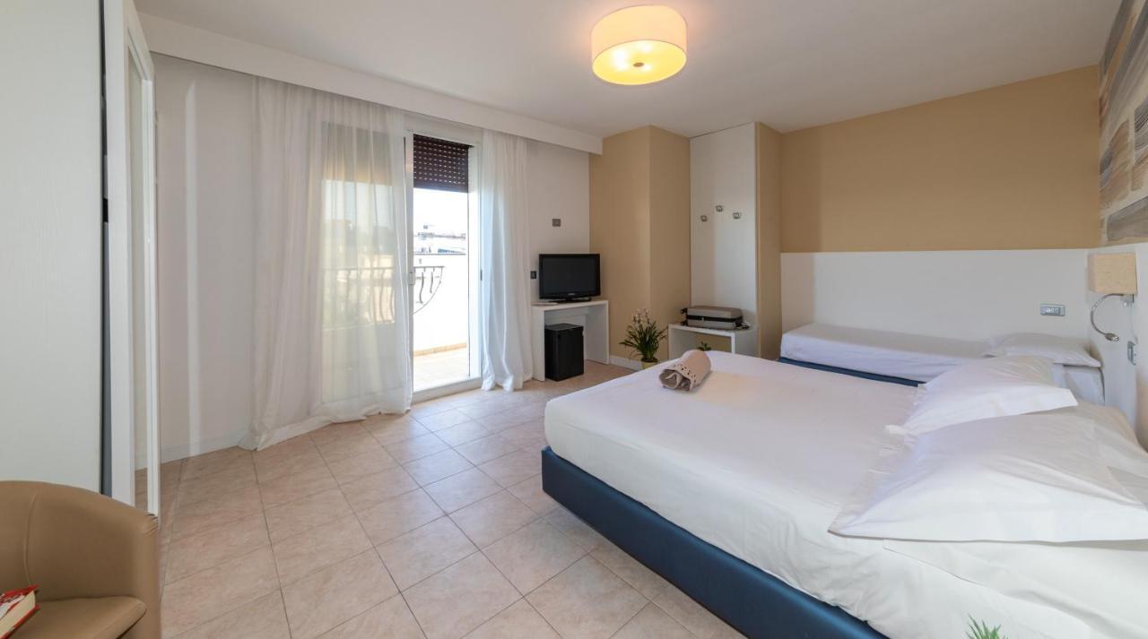 Hotel Nettuno Lido di Jesolo Exteriör bild