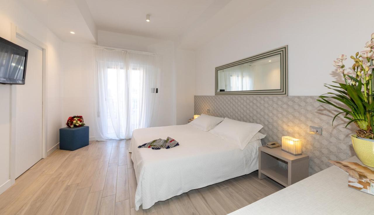 Hotel Nettuno Lido di Jesolo Exteriör bild