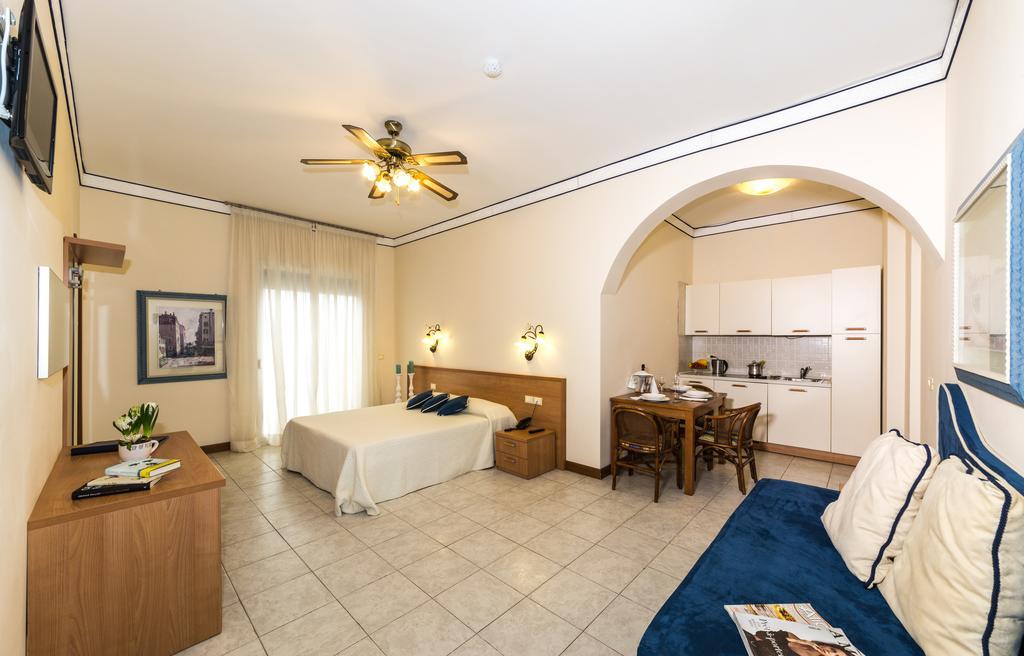 Hotel Nettuno Lido di Jesolo Rum bild