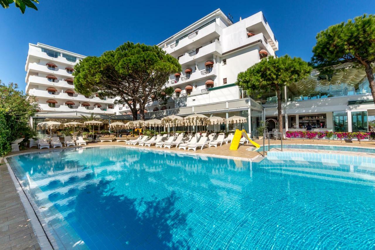 Hotel Nettuno Lido di Jesolo Exteriör bild