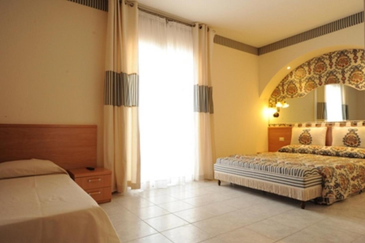 Hotel Nettuno Lido di Jesolo Exteriör bild